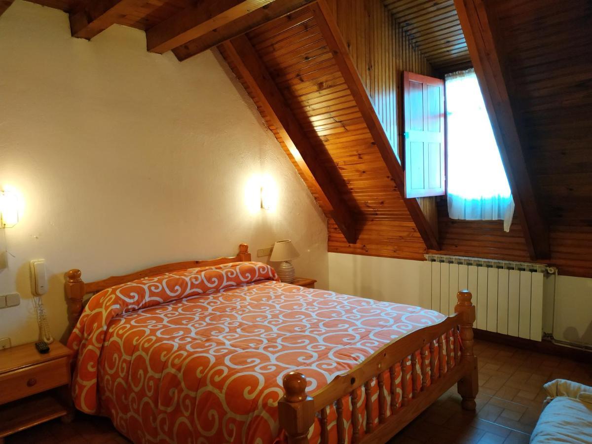 Pension Casat Salardú Buitenkant foto